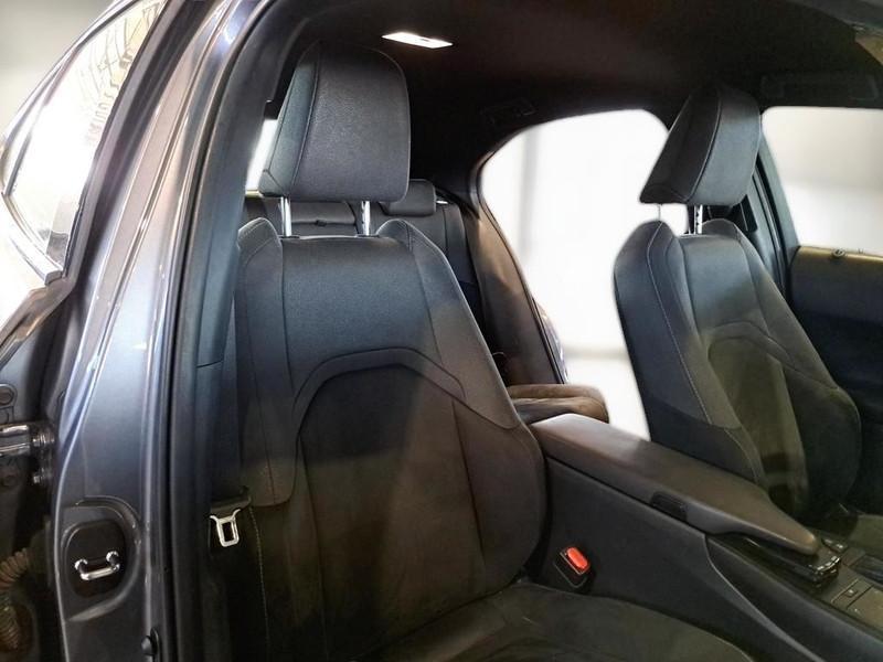 LEXUS UX 250h Hybrid Business