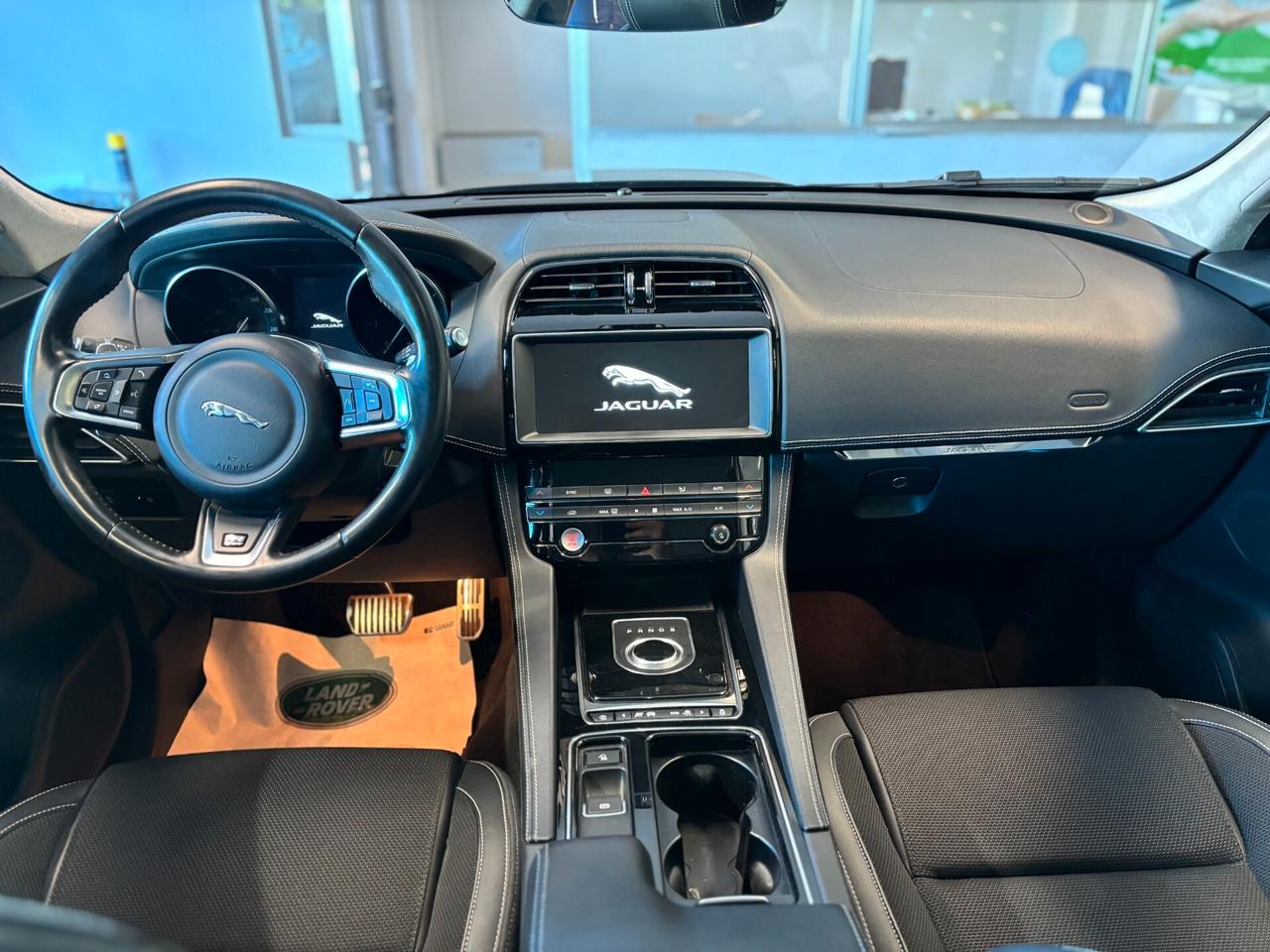 Jaguar F-Pace 2.0d i4 R-Sport 180cv *TAGLIANDI CERTIFICATI *