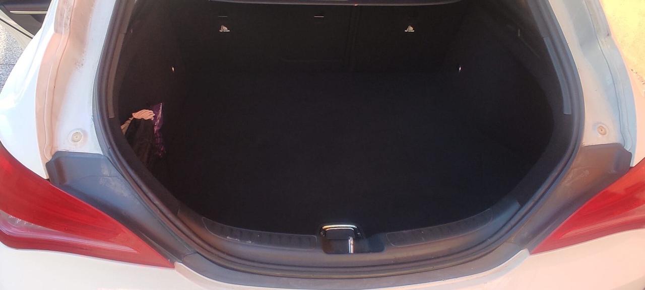 MERCEDES CLA 220 CDI SHOOTING BREAK