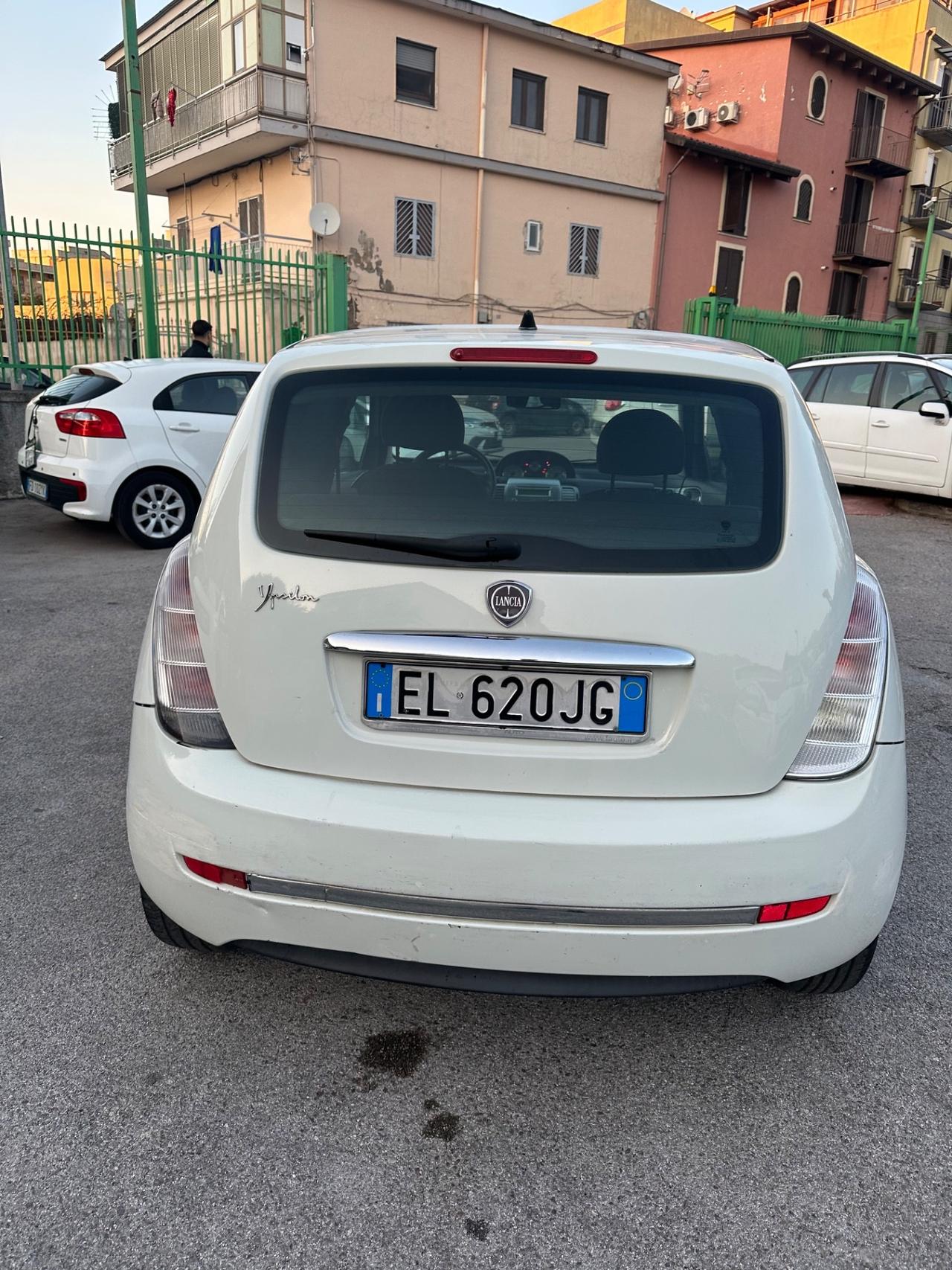 Lancia Ypsilon 1.3 MJT 75 CV Platinum