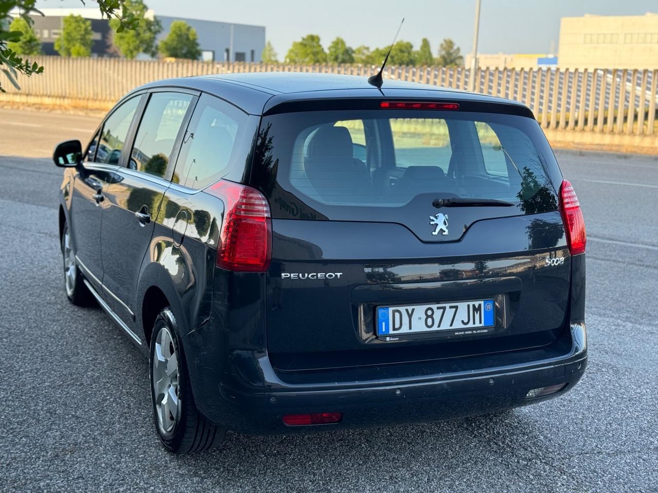 Peugeot 5008 1.6 HDi 110CV Automatico 7Posti