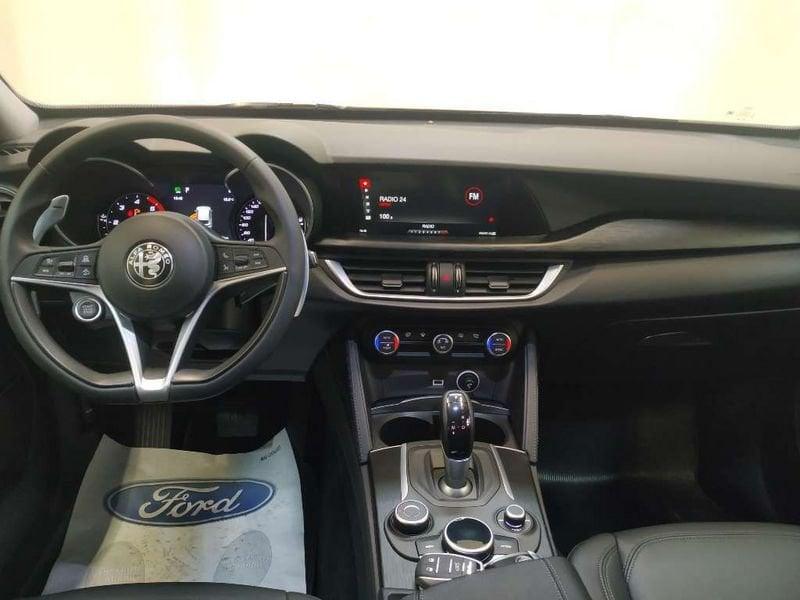 Alfa Romeo Stelvio 2.2 t Business Q4 190cv auto my19