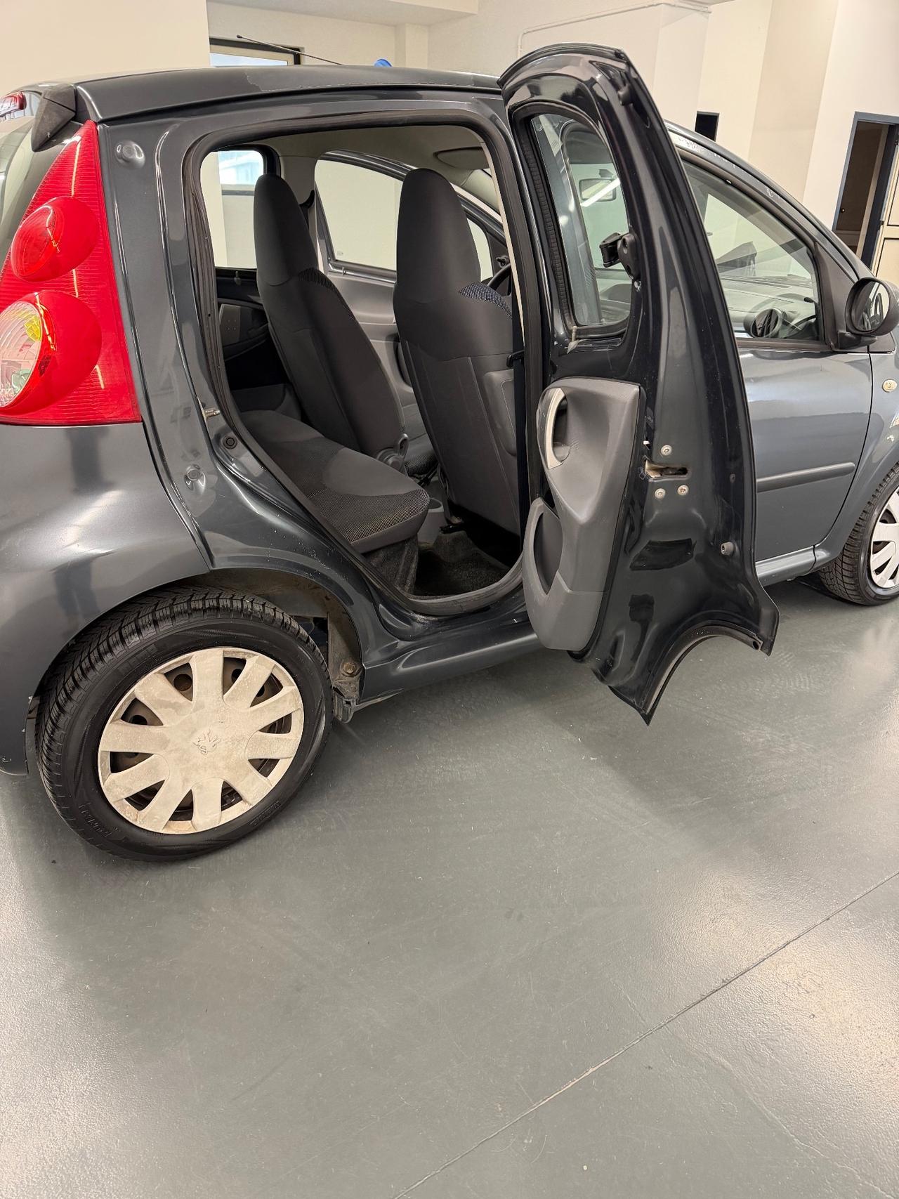 Peugeot 107 1.4 HDi 5p. Plaisir