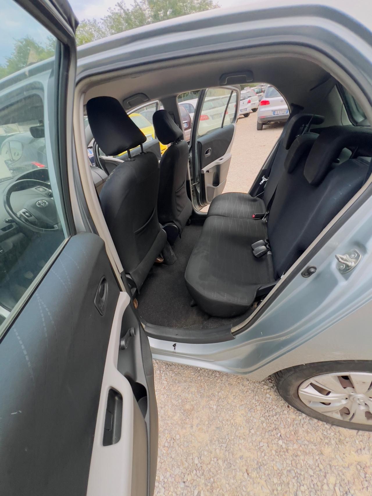Toyota Yaris 1.0 5 porte