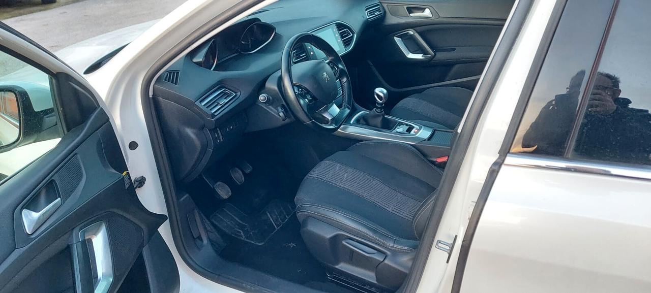 Peugeot 308 BlueHDi 130 S&S SW Allure