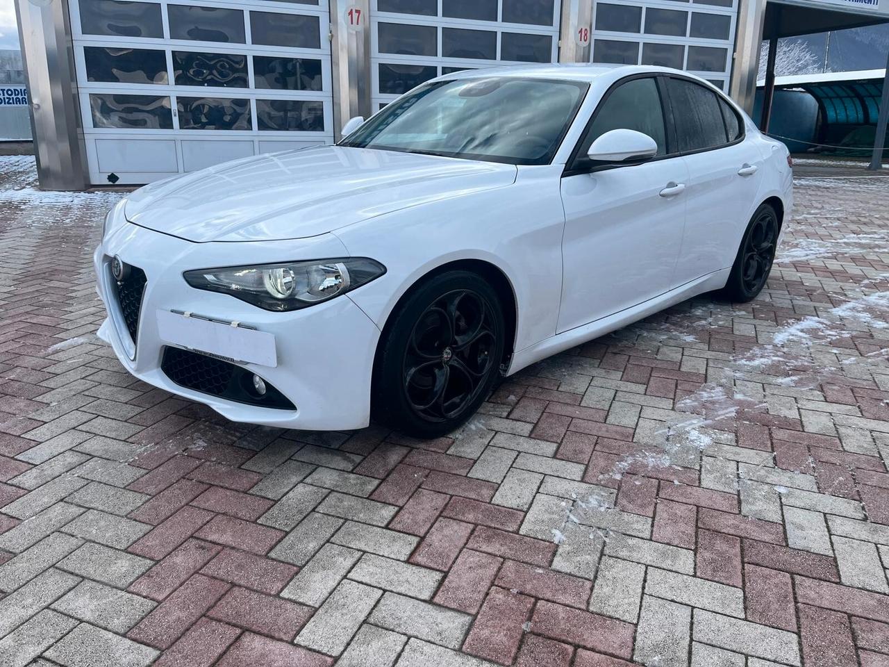 Alfa Romeo Giulia 2.2 Turbodiesel 180 CV Business Sport