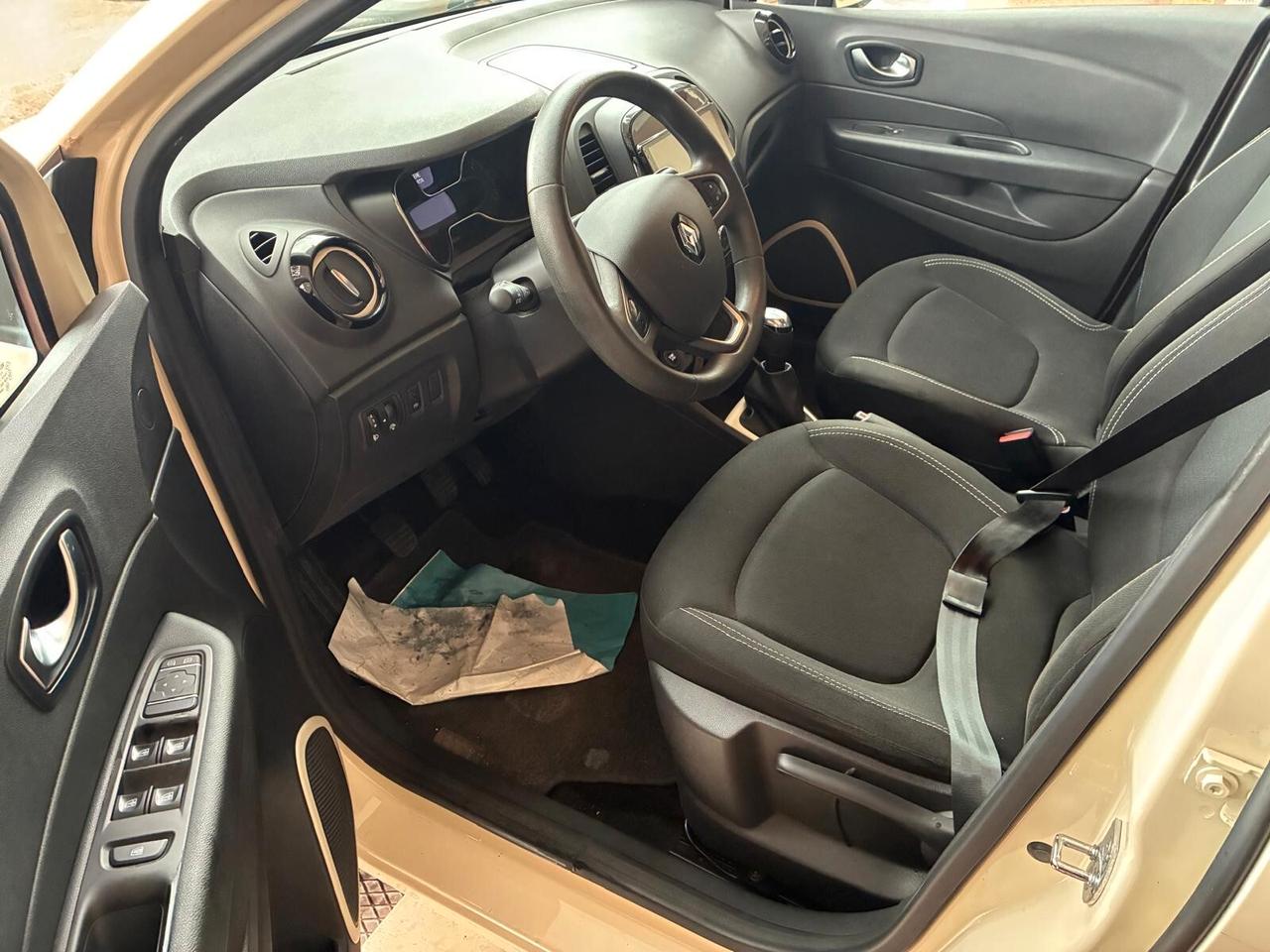 Renault Captur 1.5dCi90CV navi retro perfetta-18