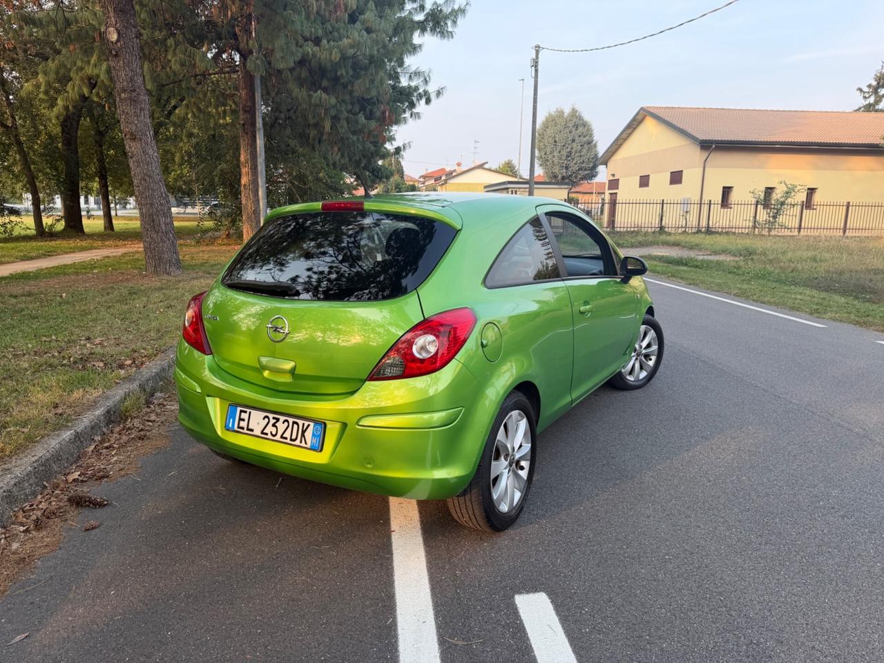 Opel Corsa 1.2 3 porte Elective