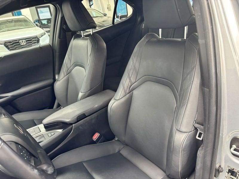 Lexus UX UX 250h 2.0 Design 2wd cvt