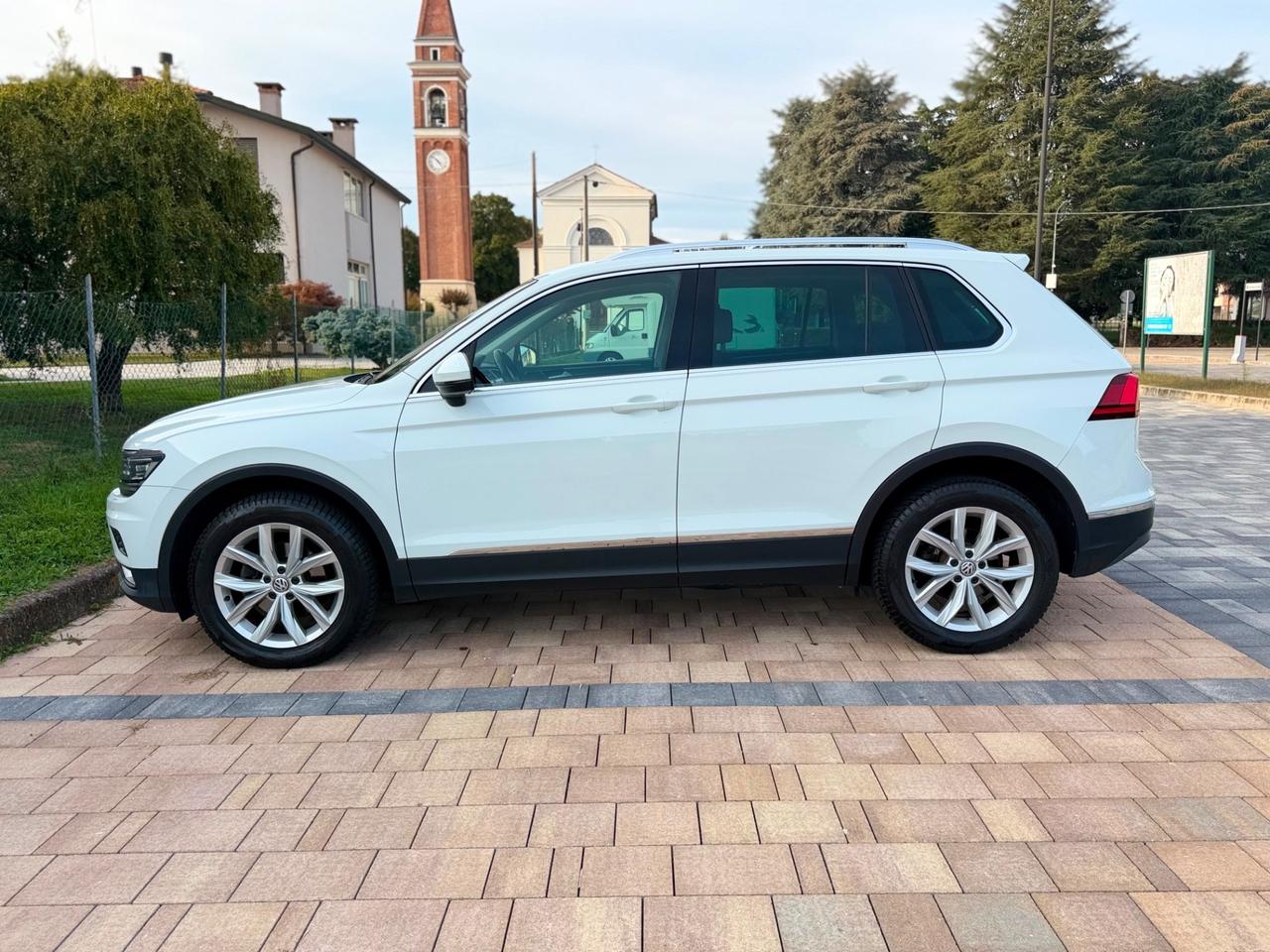 Volkswagen Tiguan 2.0 TDI SCR DSG Business BlueMotion Technology
