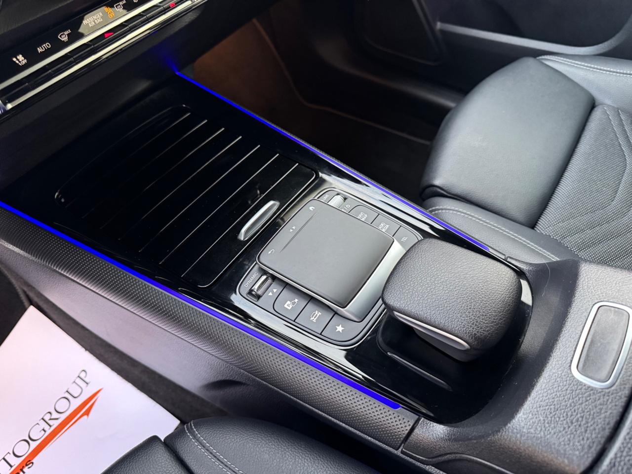 MERCEDES GLB 180d Sport - Luci Ambient Navi 18