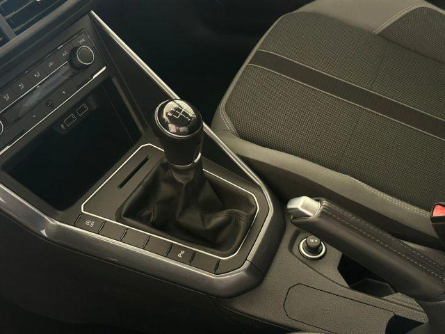 VOLKSWAGEN Polo VI 1.0 R-LINE