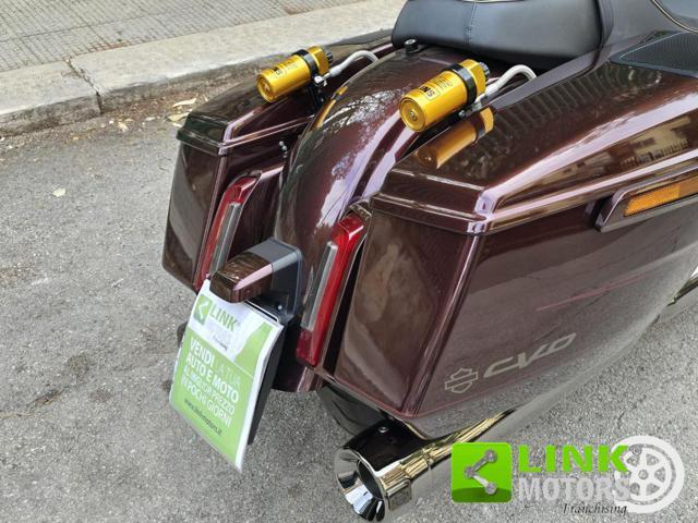 HARLEY-DAVIDSON CVO Street Glide 25th