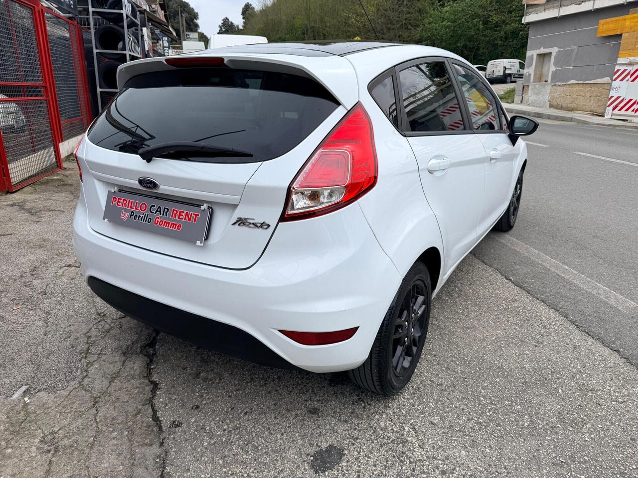 Ford Fiesta 1.5 TDCi 75CV 5 porte Black & White Edition