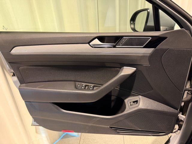 VOLKSWAGEN Passat Variant 2.0 TDI 4MOTION DSG Business ACC Camera Navi