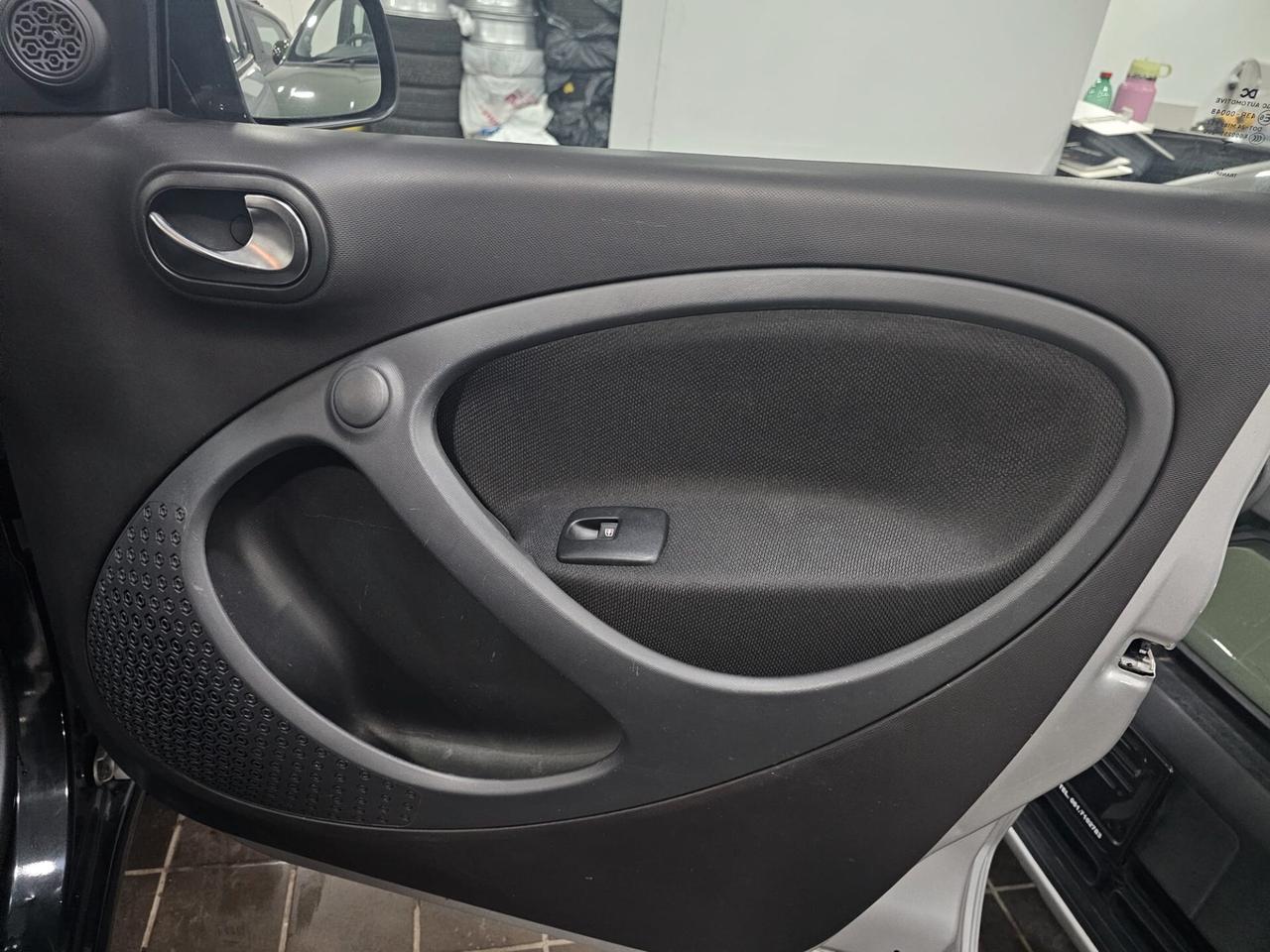 NUOVA SMART FORFOUR BRABUS STYLE EXCLUSIVE EDITION 0.9 BENZ 90CV TWINAMIC