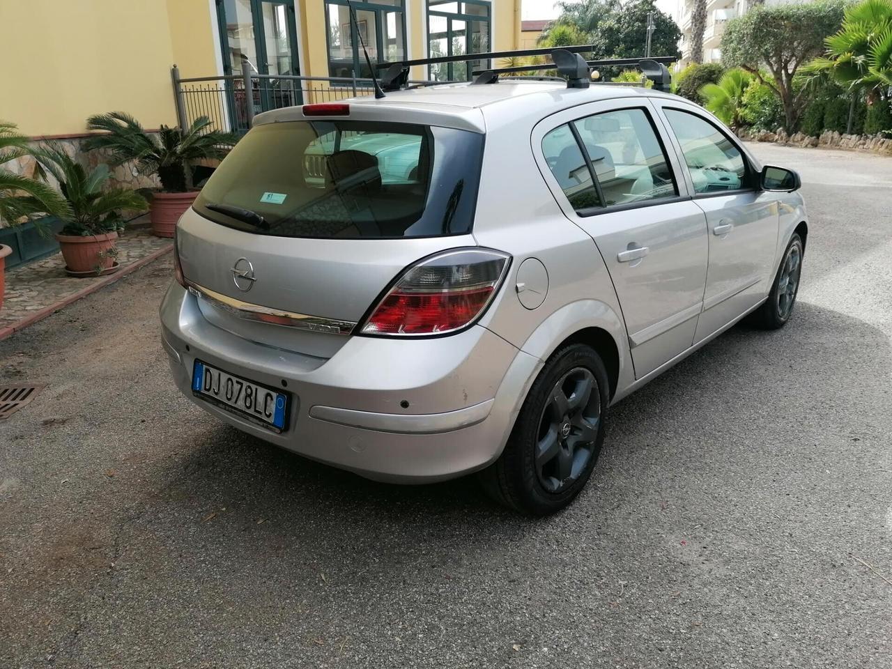 Opel Astra 1.7 CDTI 101CV 5 porte