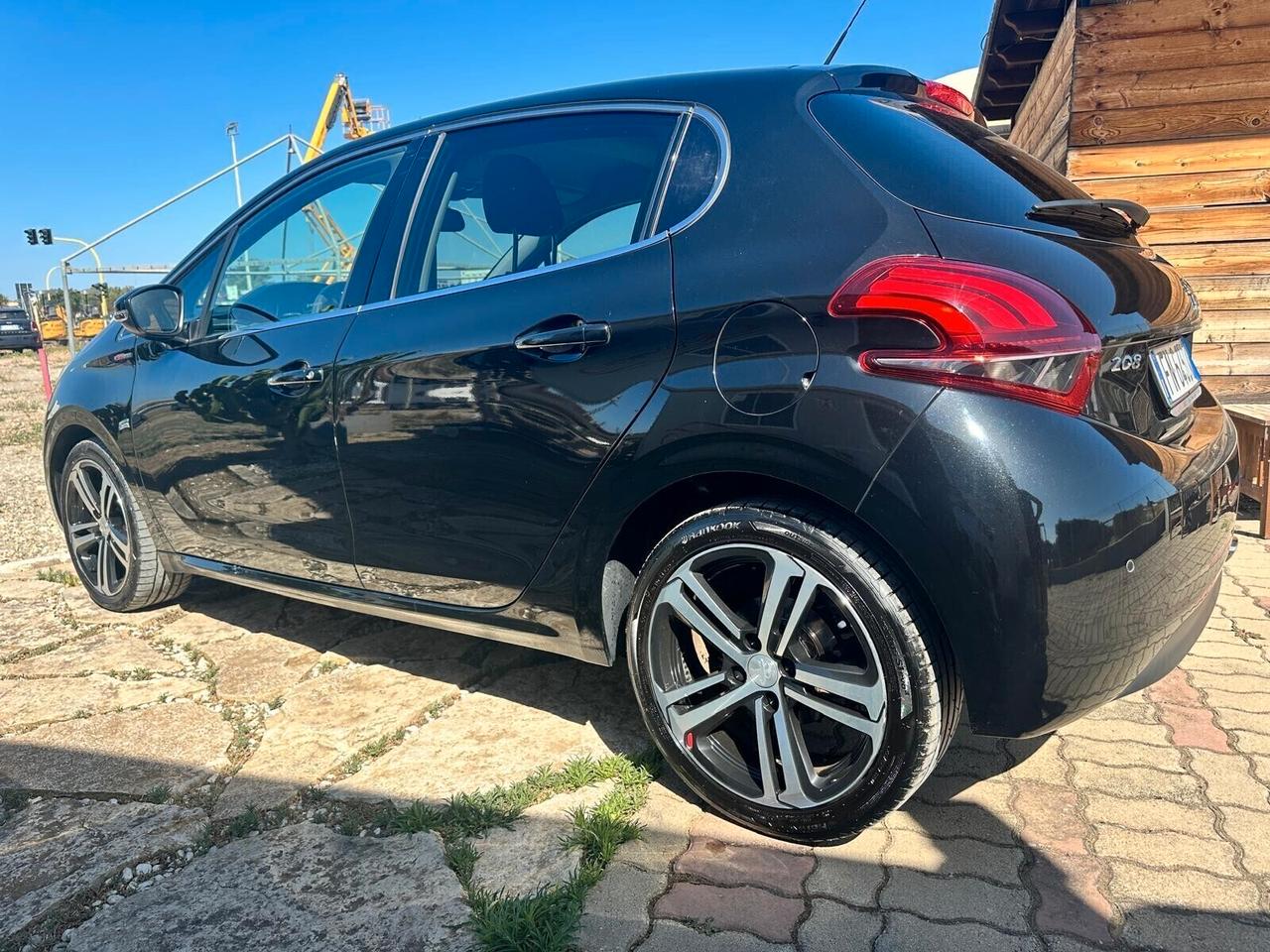 Peugeot 208 BlueHDi 120 S&S 5 porte GT Line