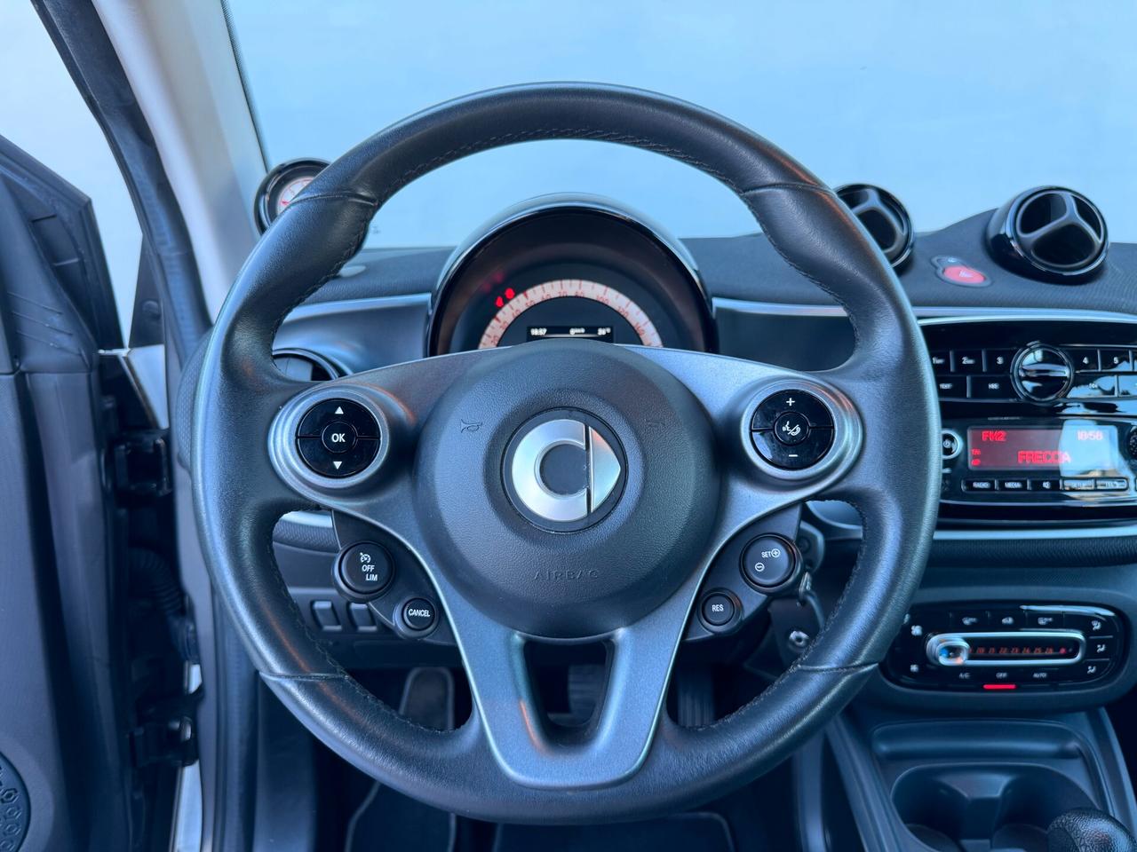 Smart ForTwo 70 1.0 twinamic Passion - OTTIME CONDIZIONI - 2019 - RADAR - AUTOMATICA - TETTO