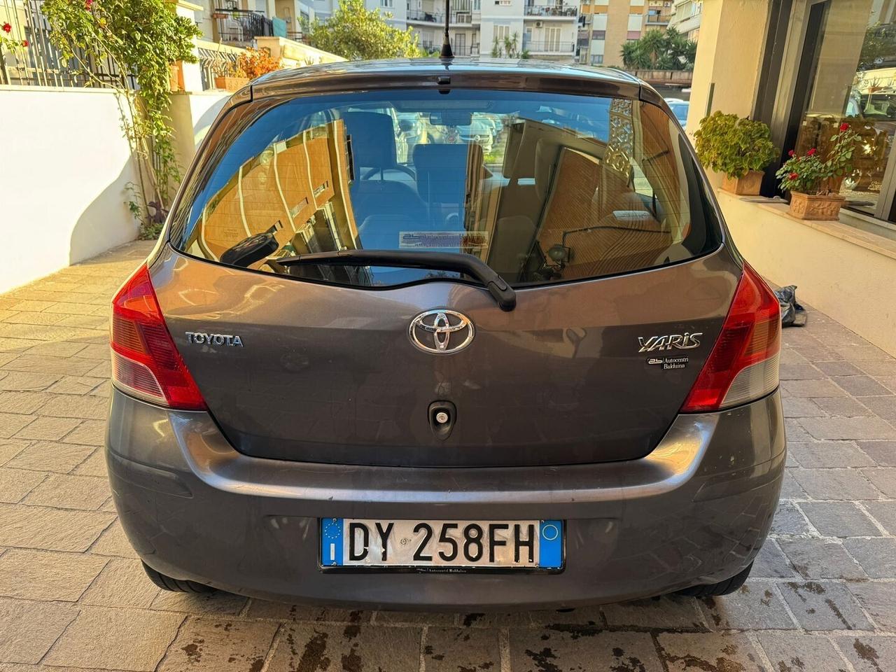 TOYOTA Yaris 1.3 5 porte Sol IMPIANTO GPL UNIPRO