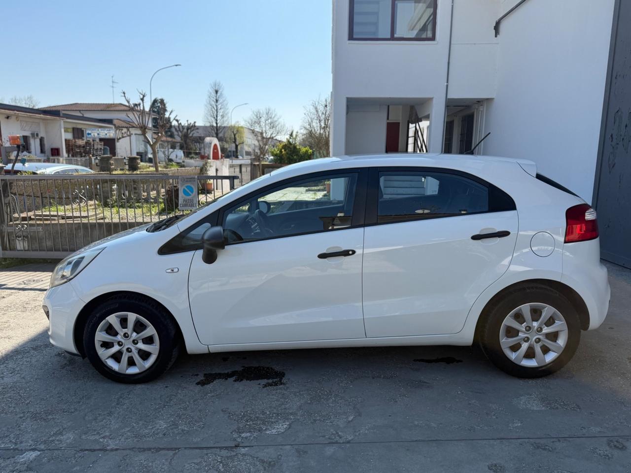 Kia Rio 1.1 CRDi 6 Marce NEOPAT. 2012 UNICO PROP.