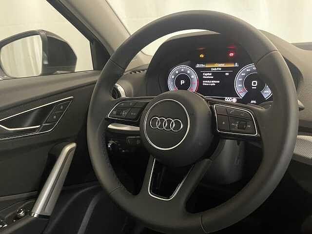 Audi Q2 35 TFSI S tronic Identity Black