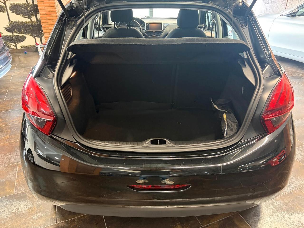 Peugeot 208 PureTech 82 5 porte Allure
