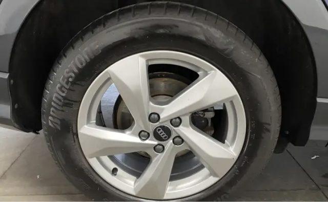 AUDI Q3 35 TFSI Business