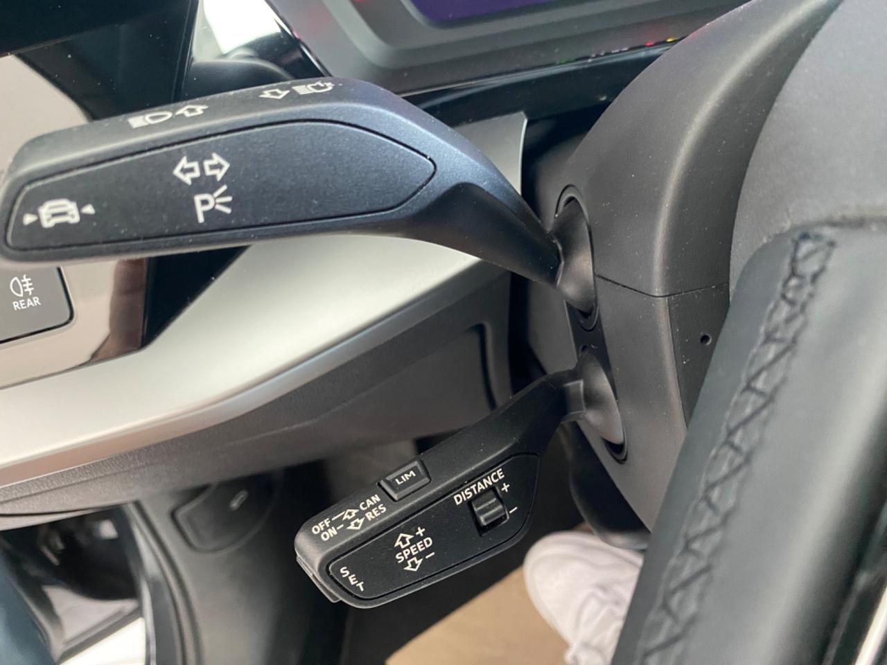 Audi New A3 SPB 30TDI 2.0D SPORT R18/FULL LED2022