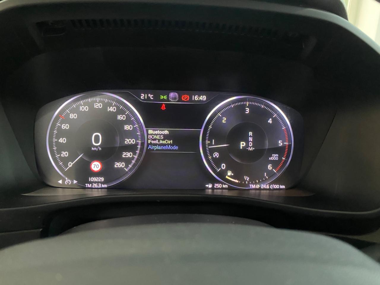 Volvo XC40 2.0D 150cv auto. Iscription FULL LED/CAM2020