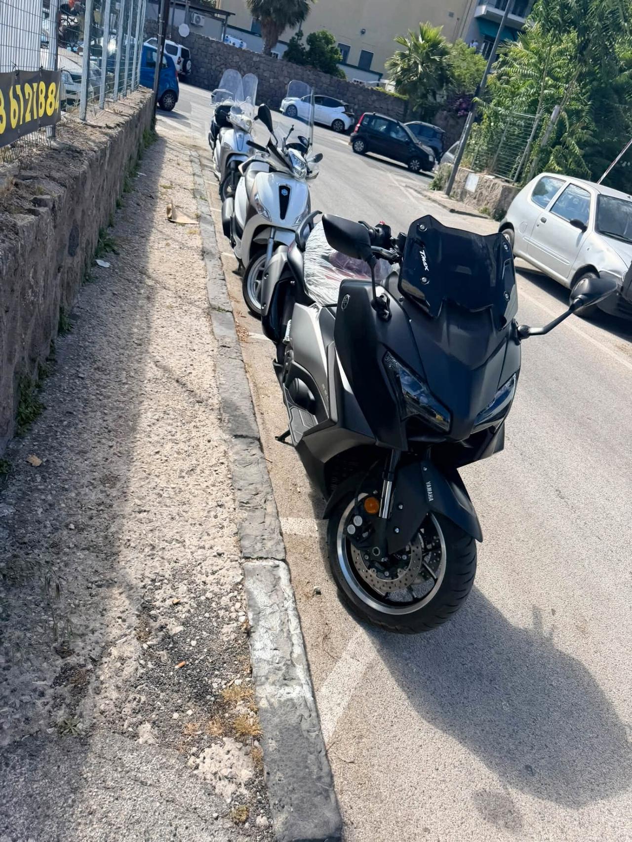 Yamaha TMAX 560 BLACK MAXT 25 Th Anniversary 0 SINISTRI PERMUTE SH350 SPORT