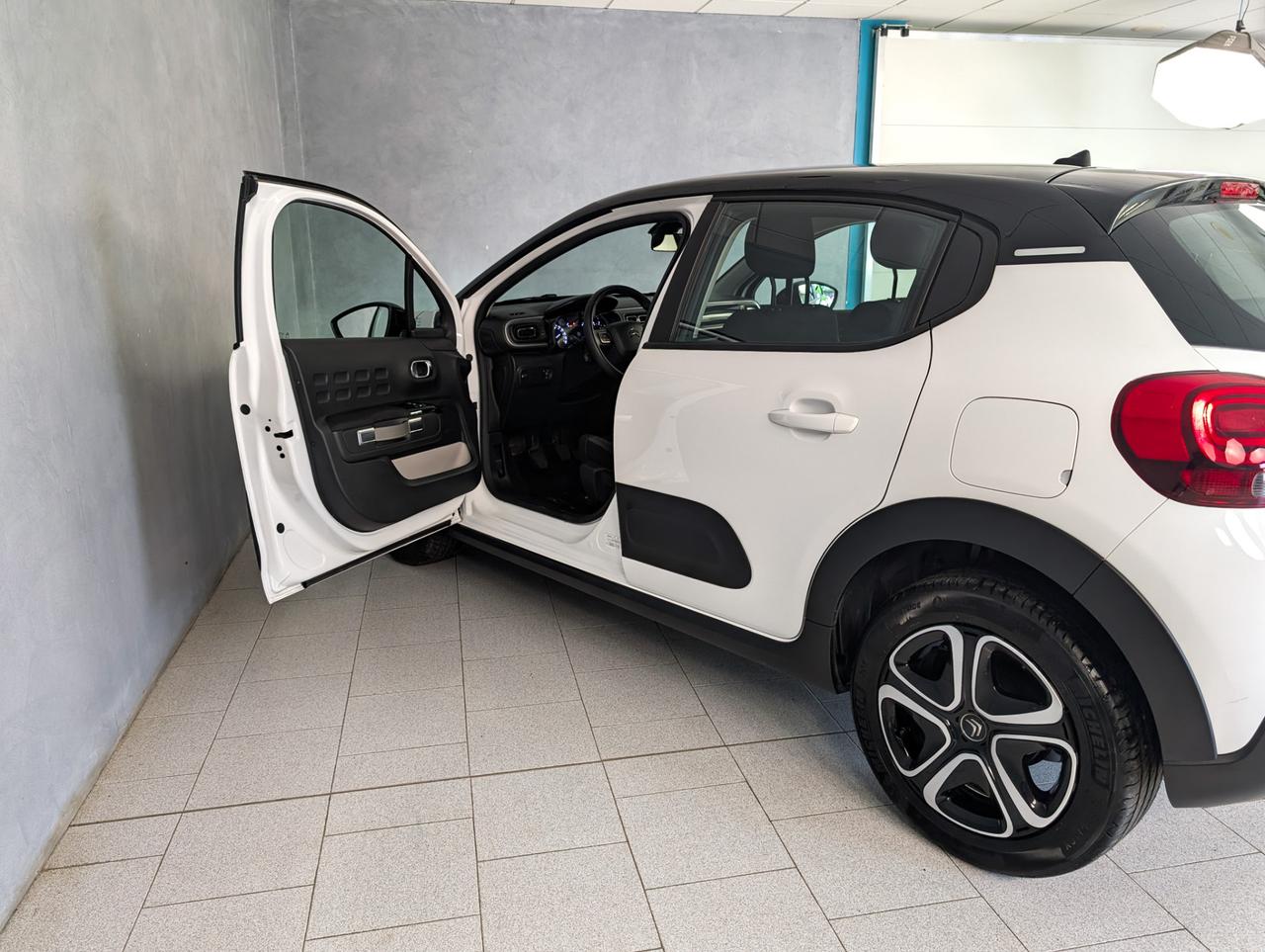 Citroen C3 1.2 puretech 83cv Shine