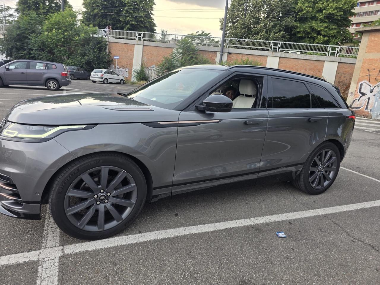 Land Rover Range Velar 2.0D I4 240 CV R-Dynamic