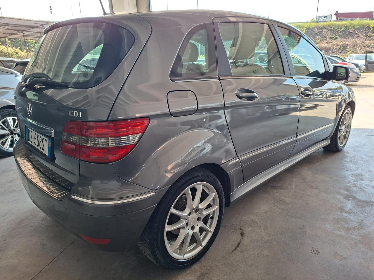 Mercedes-Benz B 200 CAMBIO AUTOMATICO / DA NEOPATENTATI