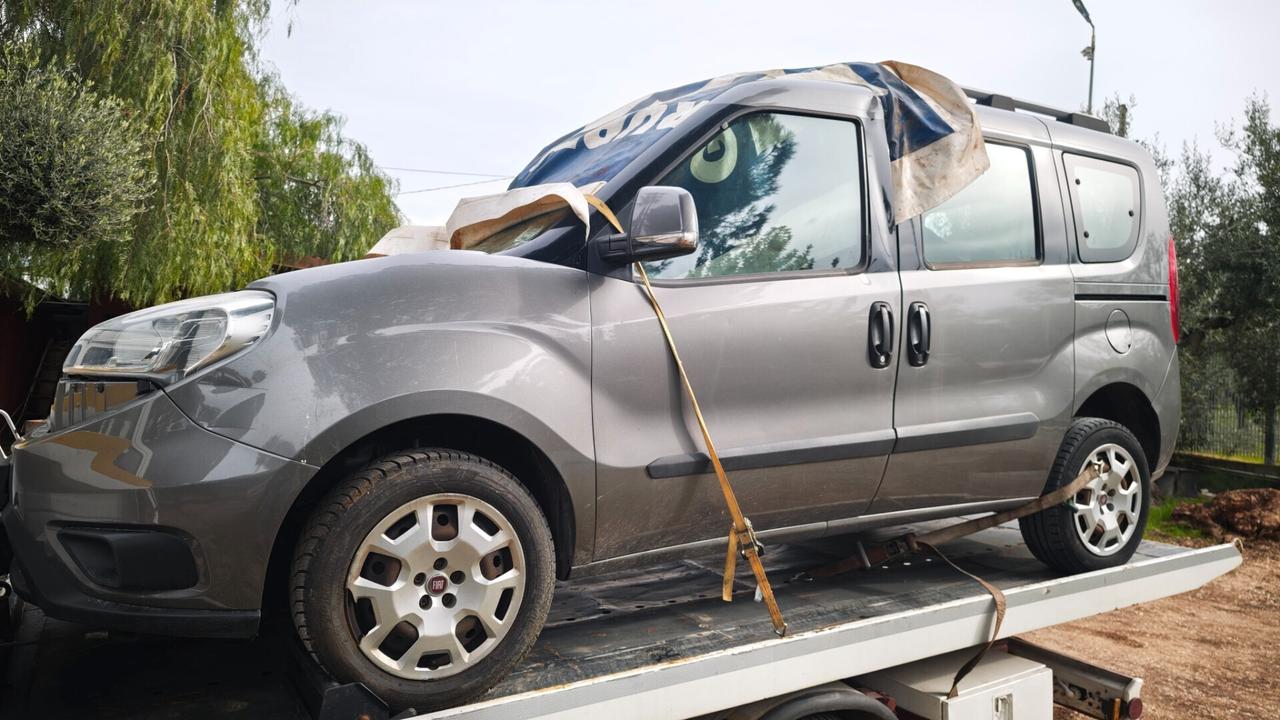 Fiat Doblò 1.6 M-Jet 7 posti incidentato solo parte superiore