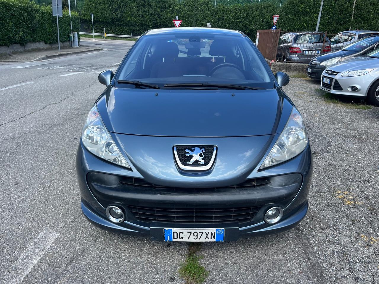 Peugeot 207 1.4 88CV 3p. ONE Line
