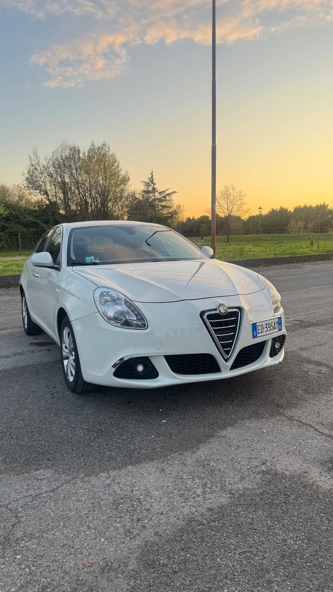 Alfa Romeo Giulietta 1.6 JTDm-2 Distinctive