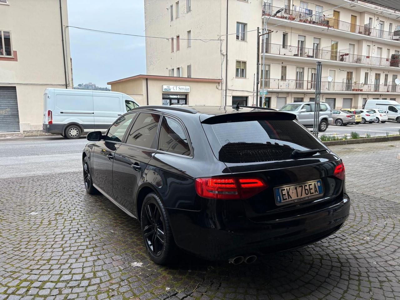 Audi A4 2.0 TDI S-LINE
