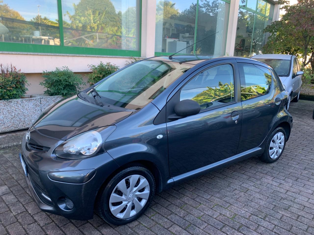 Toyota Aygo 1.0 12V VVT-i 5 porte Lounge Connect