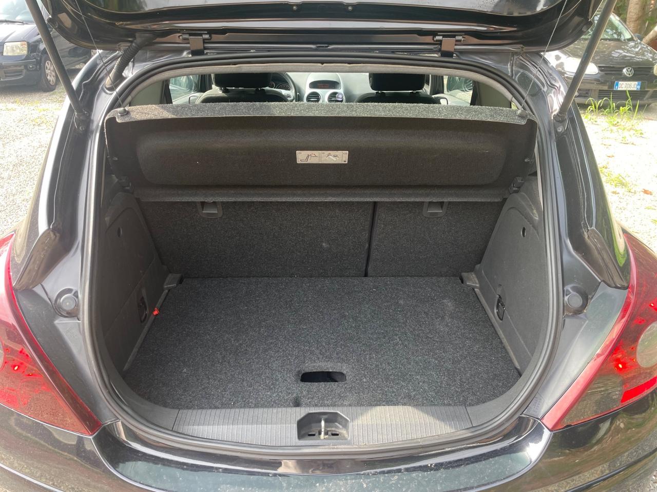 Opel Corsa NEOPATENTATI