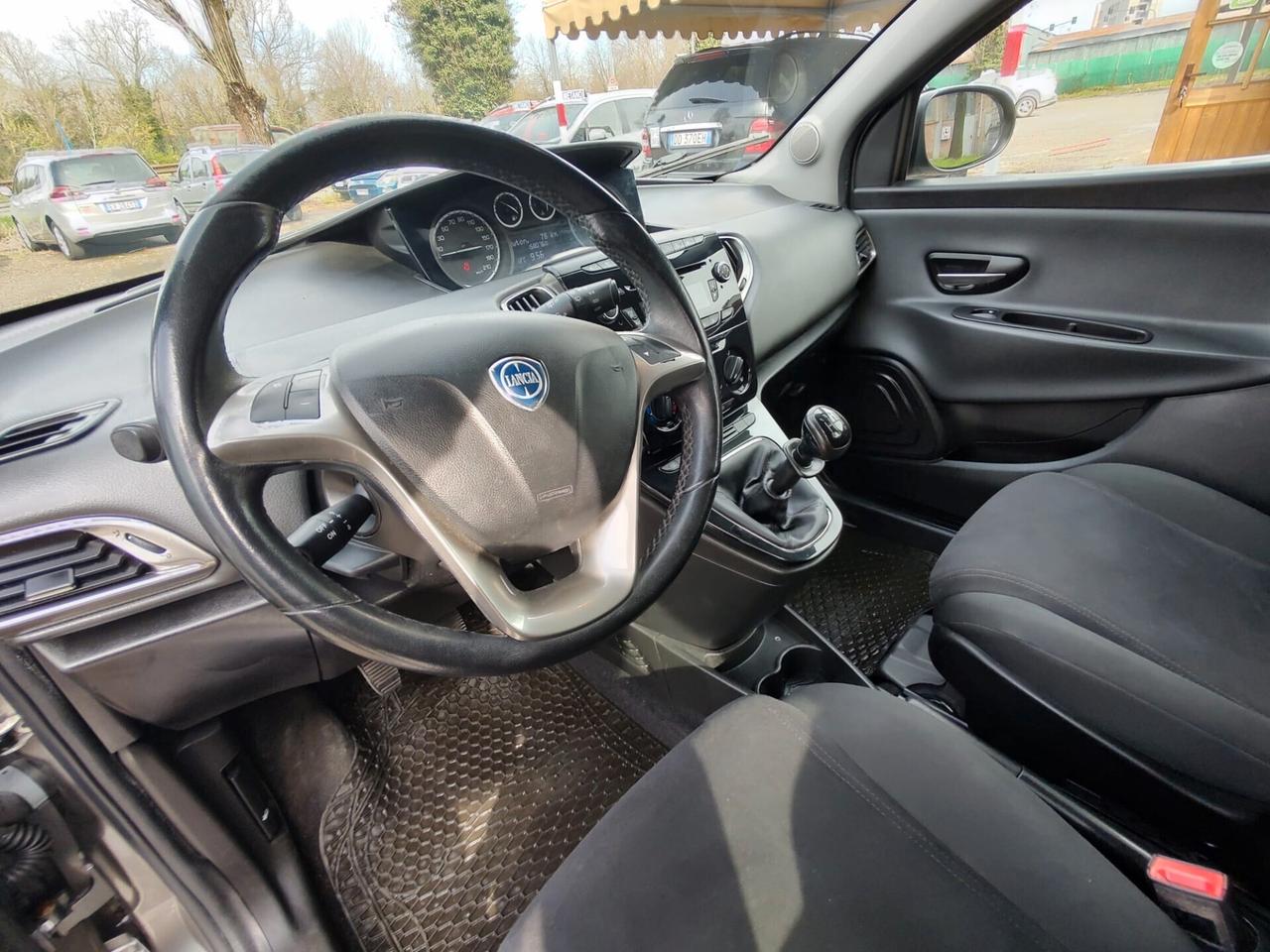 Lancia Ypsilon 1.2 69 CV 5 porte GPL Ecochic Silver, OK NEOPATENTATI, GARANZIA L.12 MESI