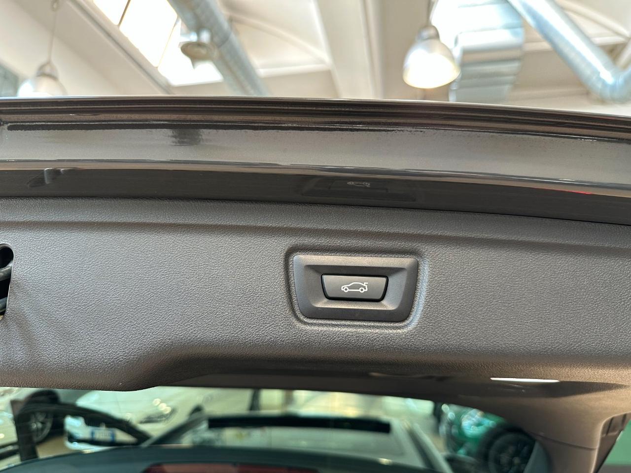 BMW 320 d Touring mhev 48V Business Advantage-18"-Tetto-Camera-ACC-IVA