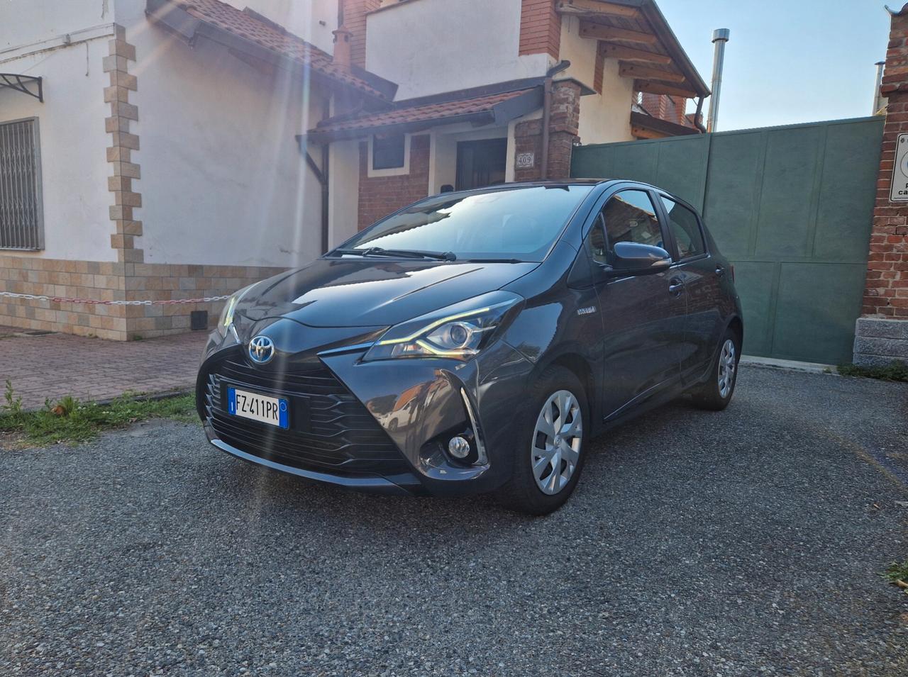 Toyota Yaris Hybrid 1.5 73CV AUTOMATICA, Bluetooth, Retrocamera, ADAS