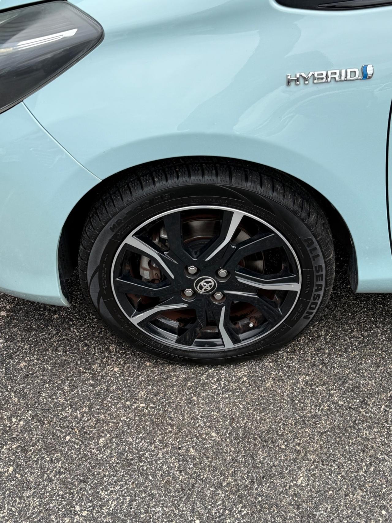 Yaris 1.5 Hybrid( 65 mila km - GLAMUR EDITION )-RATE