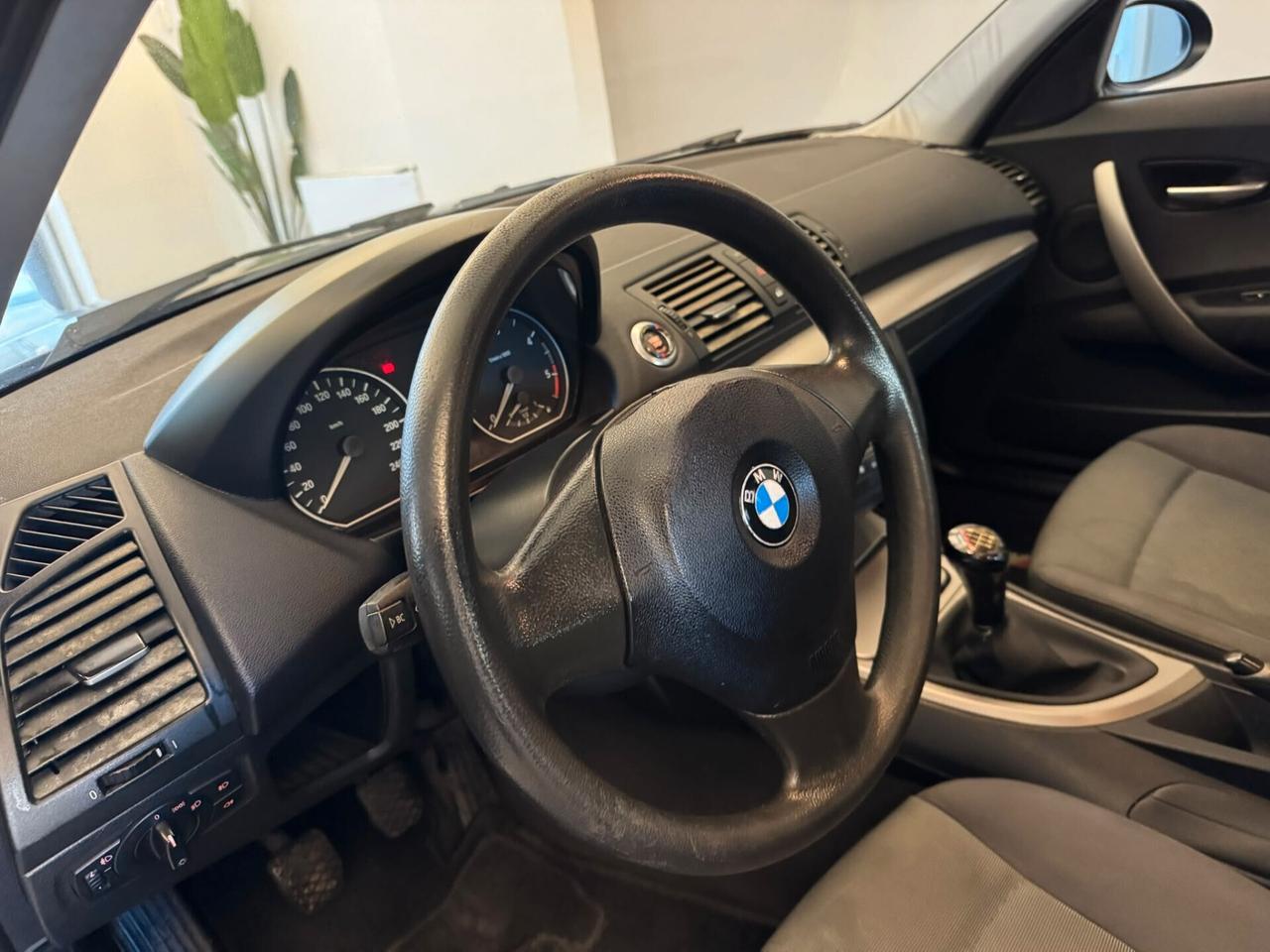 BMW SERIE1 118D 5PORTE FUTURA 122CV CERCHI IN LEGA