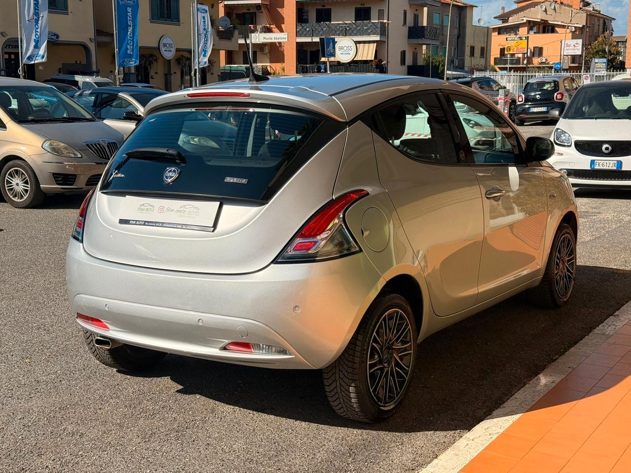 Lancia Ypsilon 1.0 FireFly 5 porte S&S Hybrid Ecochic Gold
