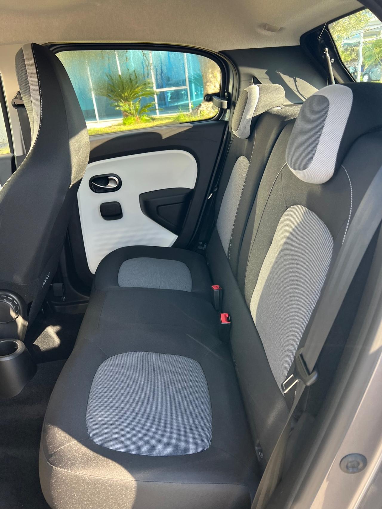 Renault Twingo Electric possibilità noleggio no scoring