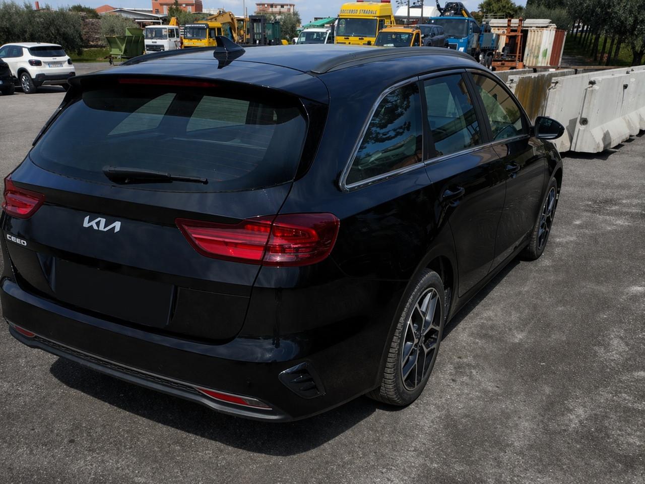 KIA Ceed III 2022 SW - Ceed SW 1.6 crdi mhev Business 136cv dct