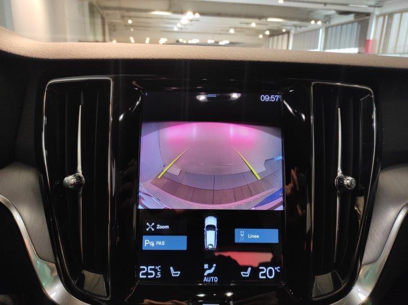 VOLVO V60 (2018-->) - V60 B4 (d) Geartronic Momentum Business