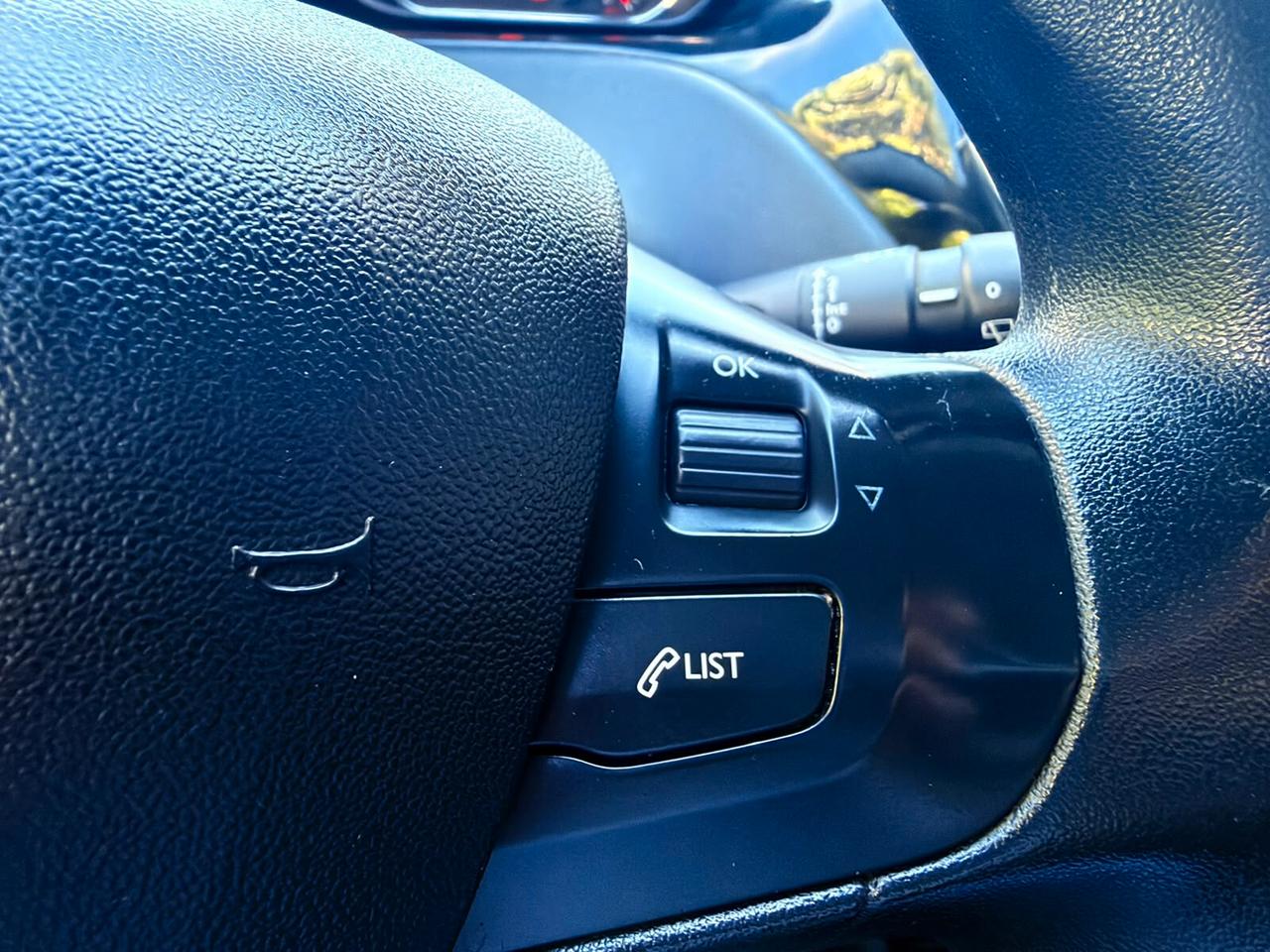Peugeot 208 1.4 HDi 68 CV Active-TOUCHSCREEN